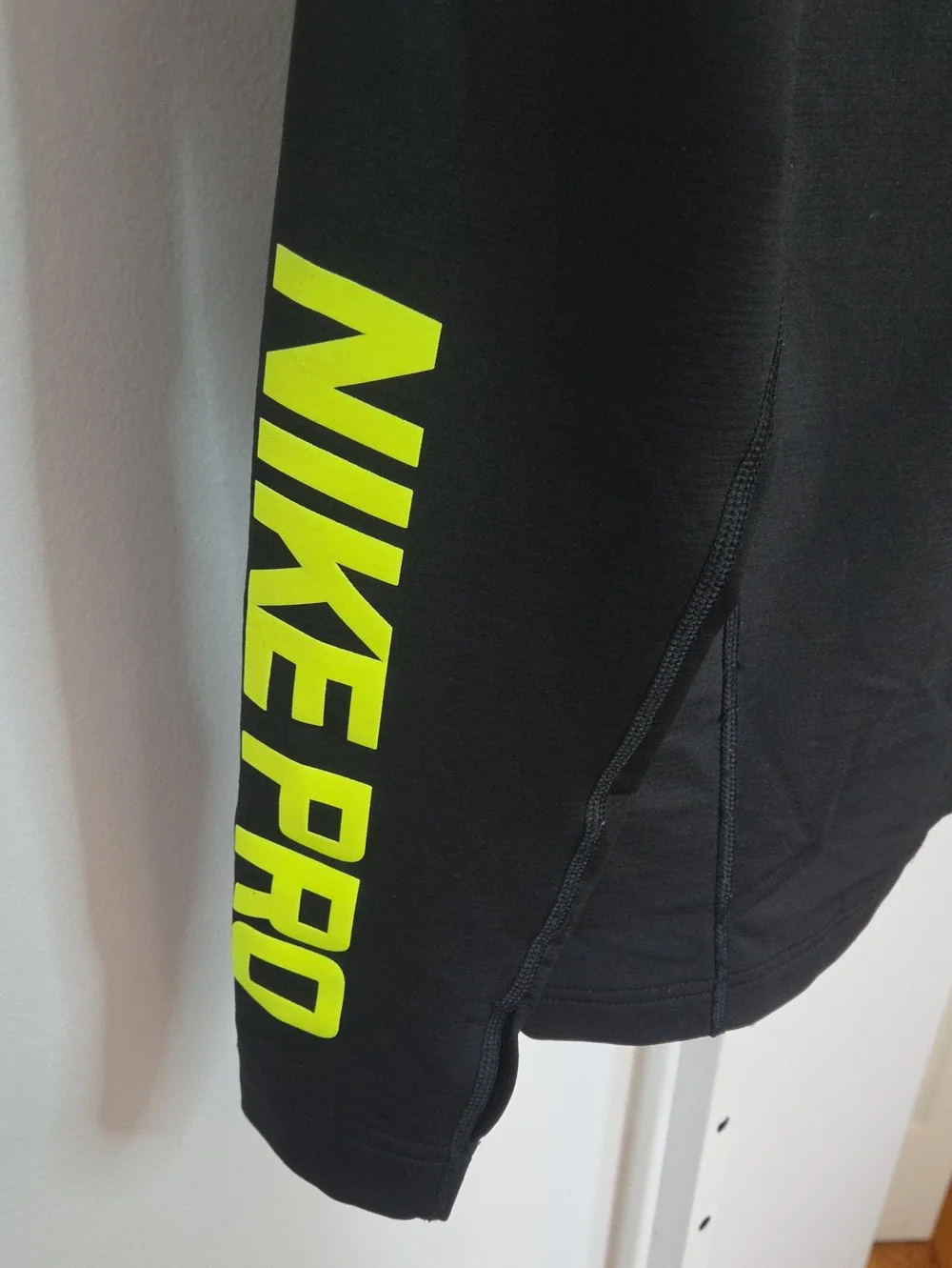 Boys Nike Pro Hyperwarm Dri Fit Fitted Hoodie Black Neon Yellow Thumbholes Large